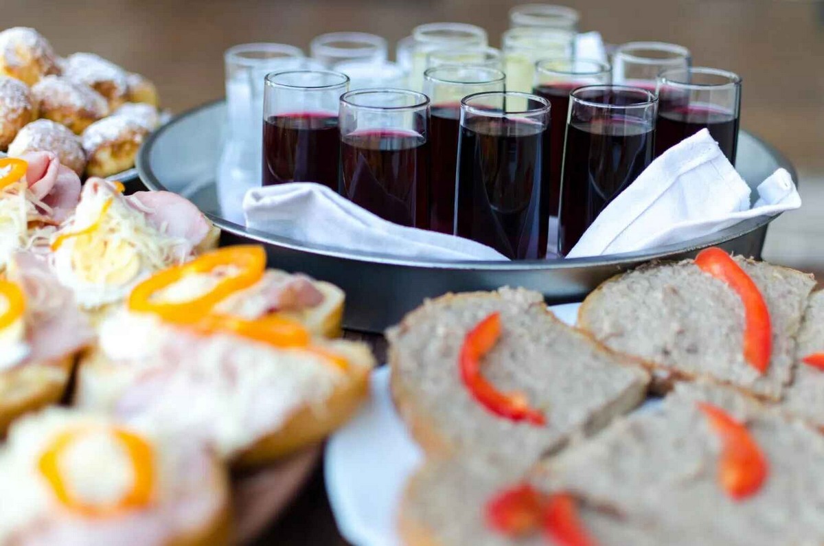 Birthday party catering